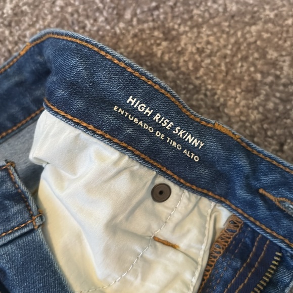 Universal Threads High Rise Skinny Size 8/29R - Picture 4 of 5